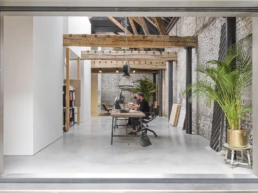 Atelier Loft à Roubaix - loft-industriel-interieur-poutre-patio - Maison Touro